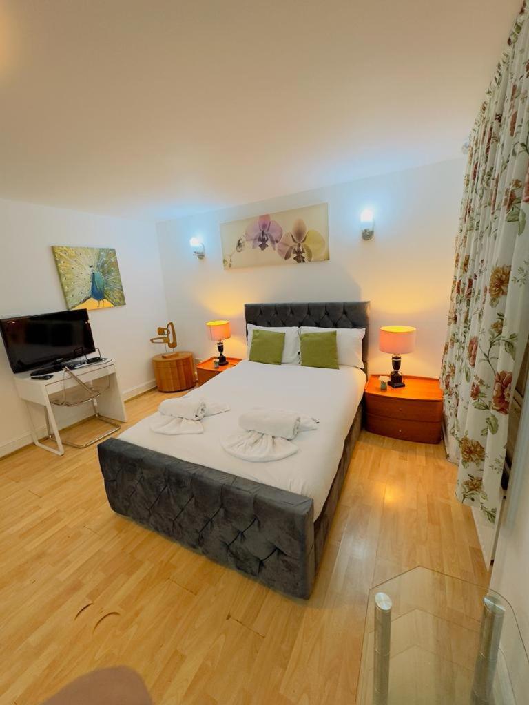 Bright Budget Studio Apartment In Central Londen Buitenkant foto